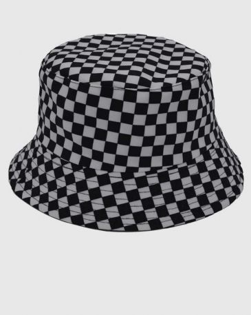 packable-bucket-hat-black-and-white